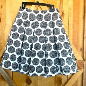 WHBM Black and White pleated skirt - size 10